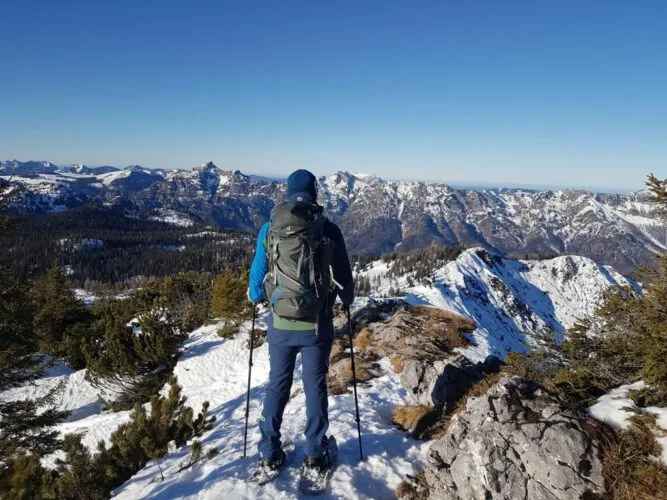 Heilpraktikerin für Psychotherapie Jenny Huber bietet verschiedene Formen von Therapie- und Coachingwanderungen im Einzel- oder auch Gruppenbereich an